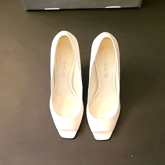 Elegant Aldo White Patent Leather Peep-Toe Heels, 9 - Picture 10 of 14